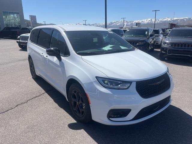 2024 Chrysler Pacifica Hybrid PACIFICA PLUG-IN HYBRID S APPEARANCE