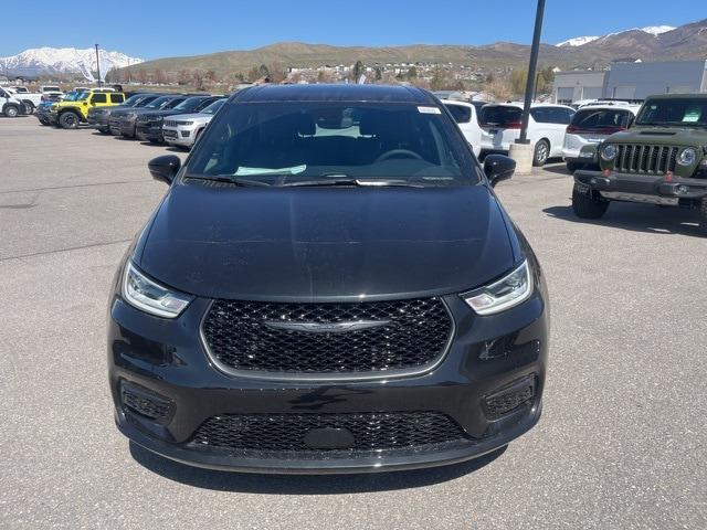 2024 Chrysler Pacifica Hybrid PACIFICA PLUG-IN HYBRID S APPEARANCE