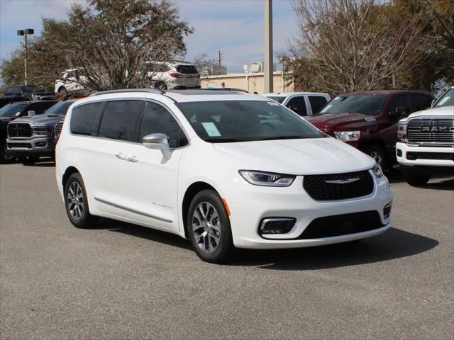 2024 Chrysler Pacifica Hybrid PACIFICA PLUG-IN HYBRID PINNACLE