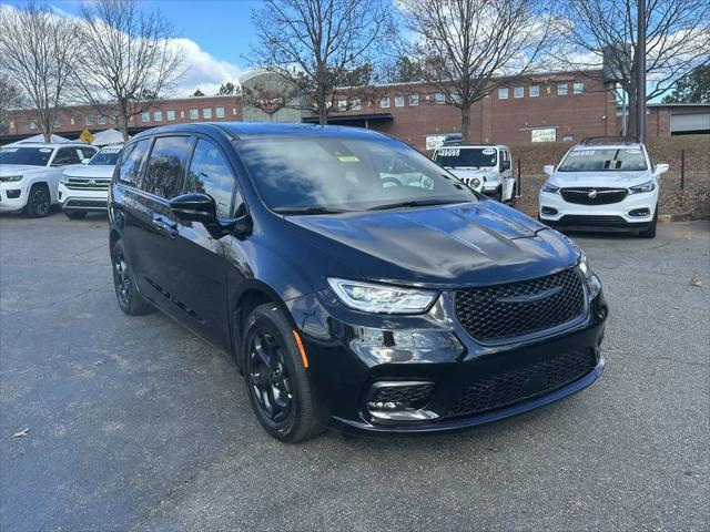 2024 Chrysler Pacifica Hybrid PACIFICA PLUG-IN HYBRID S APPEARANCE