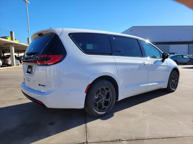 2024 Chrysler Pacifica Hybrid PACIFICA PLUG-IN HYBRID S APPEARANCE