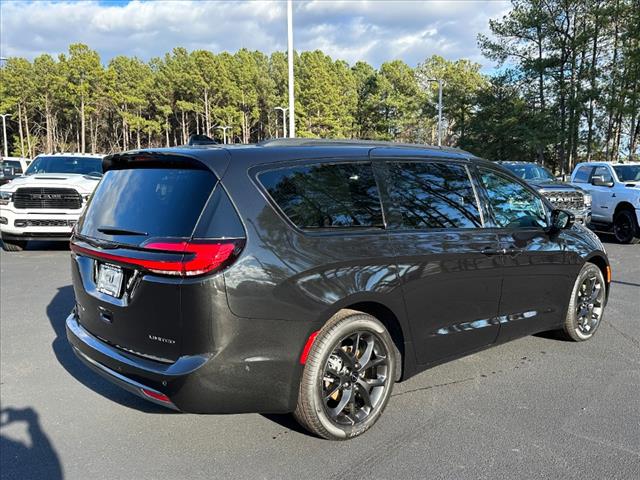 2024 Chrysler Pacifica PACIFICA LIMITED