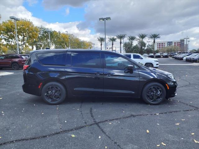 2024 Chrysler Pacifica Hybrid PACIFICA PLUG-IN HYBRID S APPEARANCE