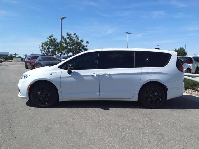 2024 Chrysler Pacifica Hybrid PACIFICA PLUG-IN HYBRID S APPEARANCE