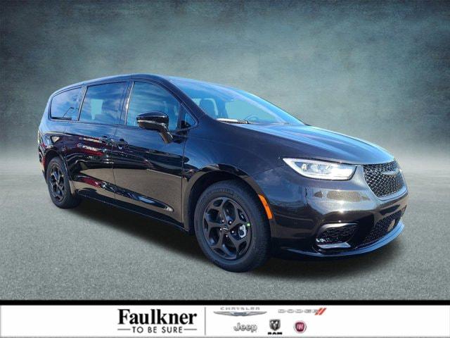 2024 Chrysler Pacifica Hybrid PACIFICA PLUG-IN HYBRID S APPEARANCE