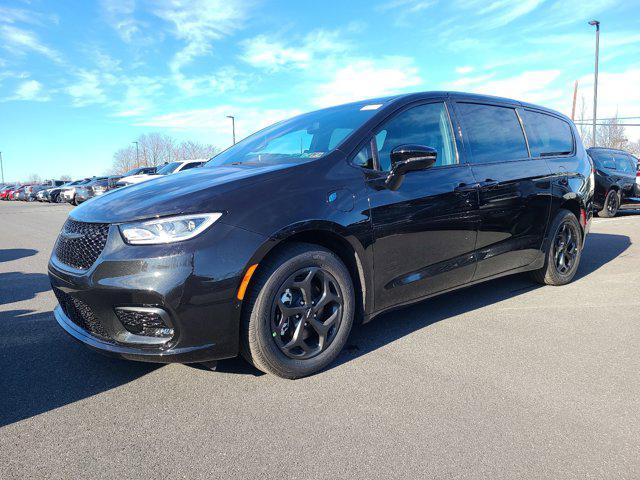 2024 Chrysler Pacifica Hybrid PACIFICA PLUG-IN HYBRID S APPEARANCE