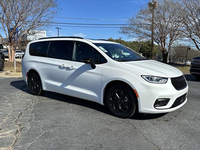 2024 Chrysler Pacifica Hybrid PACIFICA PLUG-IN HYBRID PREMIUM S APPEARANCE