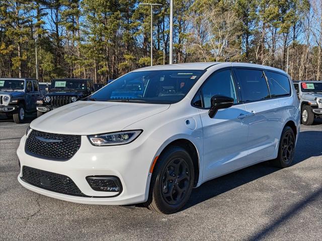 2024 Chrysler Pacifica Hybrid PACIFICA PLUG-IN HYBRID S APPEARANCE