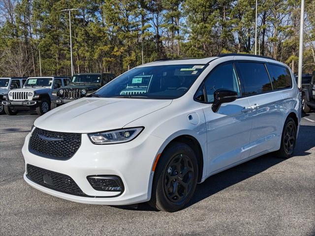 2024 Chrysler Pacifica Hybrid PACIFICA PLUG-IN HYBRID PREMIUM S APPEARANCE