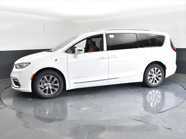 2024 Chrysler Pacifica Hybrid PACIFICA PLUG-IN HYBRID PINNACLE