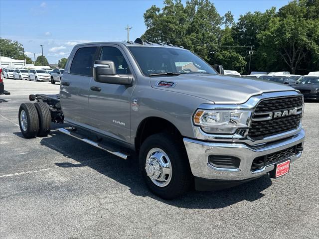 2024 RAM Ram 3500 Chassis Cab RAM 3500 SLT CREW CAB CHASSIS 4X4 60 CA