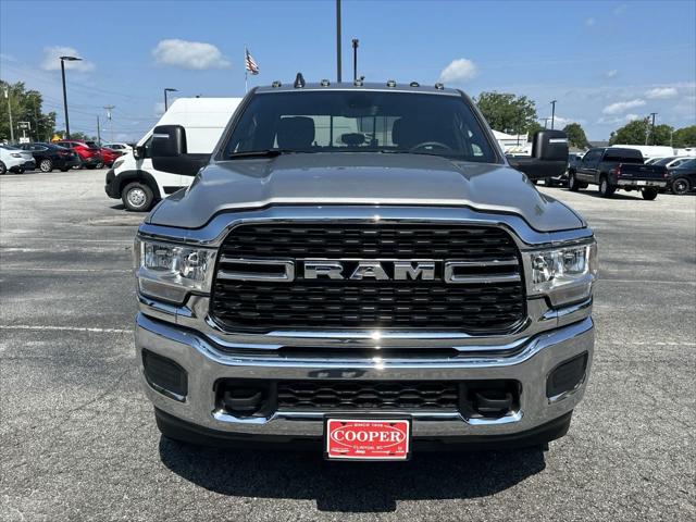 2024 RAM Ram 3500 Chassis Cab RAM 3500 SLT CREW CAB CHASSIS 4X4 60 CA