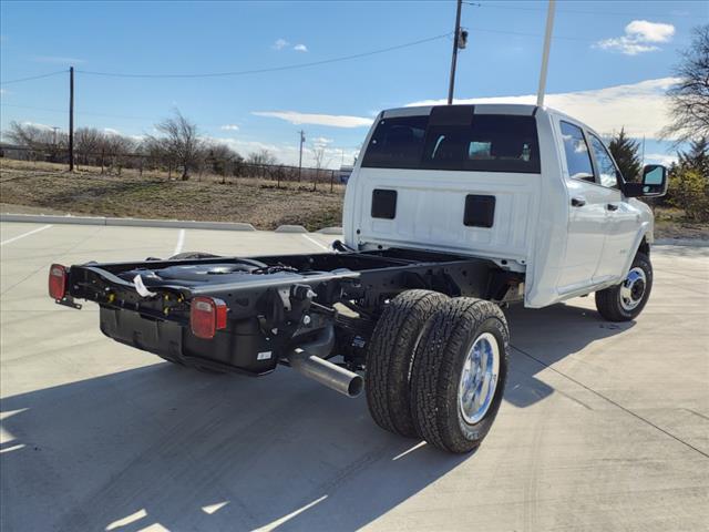 2024 RAM Ram 3500 Chassis Cab RAM 3500 SLT CREW CAB CHASSIS 4X4 60 CA