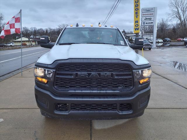 2024 RAM Ram 3500 Chassis Cab RAM 3500 TRADESMAN CHASSIS REGULAR CAB 4X2 84 CA 2024 RAM Ram 3500 Chassis Cab RAM 3500 TRADESMAN CHASSIS REGULAR CAB 4X2 84 CA