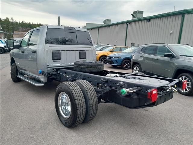 2024 RAM Ram 3500 Chassis Cab RAM 3500 SLT CREW CAB CHASSIS 4X4 60 CA