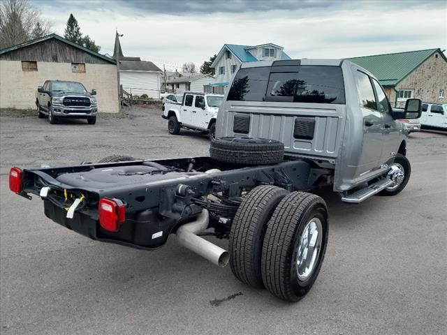 2024 RAM Ram 3500 Chassis Cab RAM 3500 SLT CREW CAB CHASSIS 4X4 60 CA