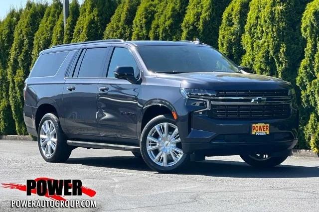 2022 Chevrolet Suburban 4WD RST