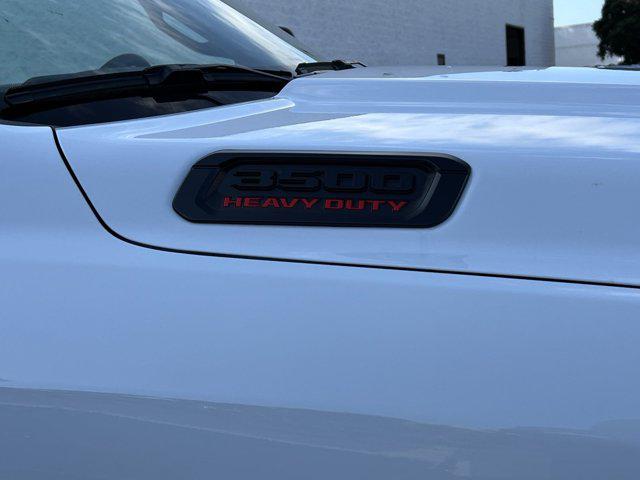 2024 RAM Ram 3500 Chassis Cab RAM 3500 TRADESMAN CHASSIS REGULAR CAB 4X2 84 CA 2024 RAM Ram 3500 Chassis Cab RAM 3500 TRADESMAN CHASSIS REGULAR CAB 4X2 84 CA