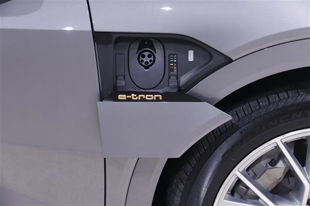 2021 Audi e-tron Prestige quattro