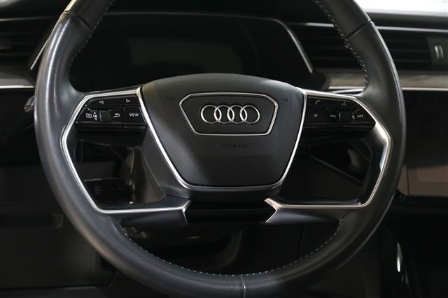 2021 Audi e-tron Prestige quattro
