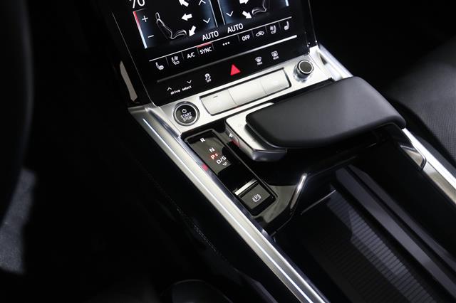 2021 Audi e-tron Prestige quattro