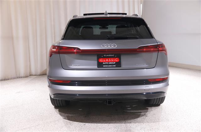 2021 Audi e-tron Prestige quattro
