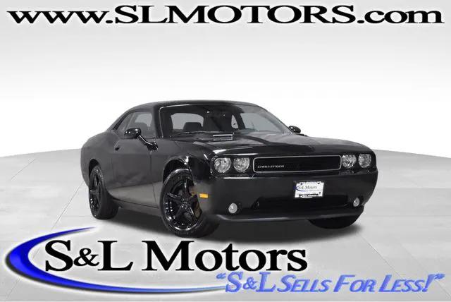 2014 Dodge Challenger SXT Plus