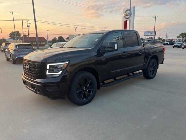 2024 Nissan Titan Crew Cab SV 4x4