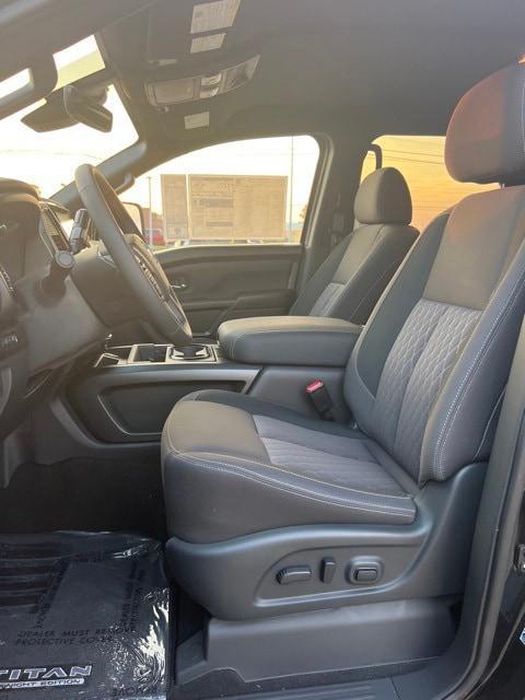 2024 Nissan Titan Crew Cab SV 4x4