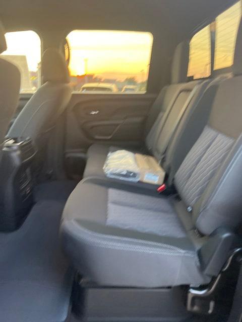 2024 Nissan Titan Crew Cab SV 4x4