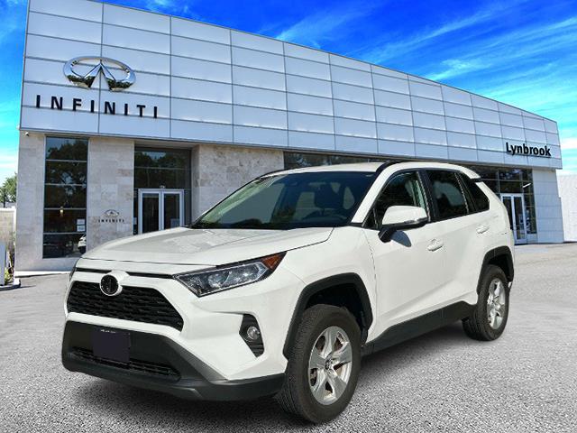 2021 Toyota RAV4 XLE [3]