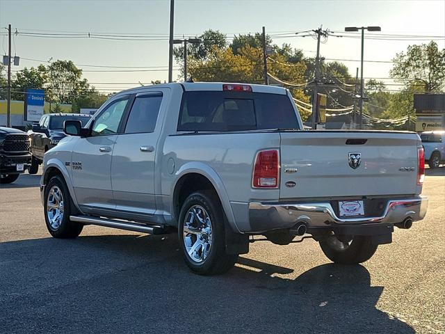 2018 RAM 1500 Laramie Crew Cab 4x4 57 Box