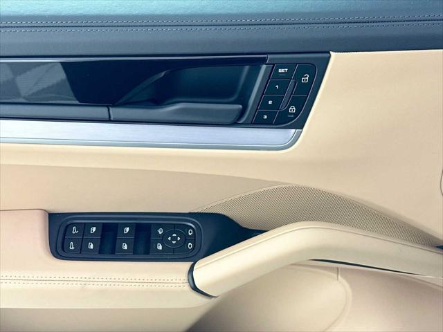 2024 Porsche Cayenne Unknown