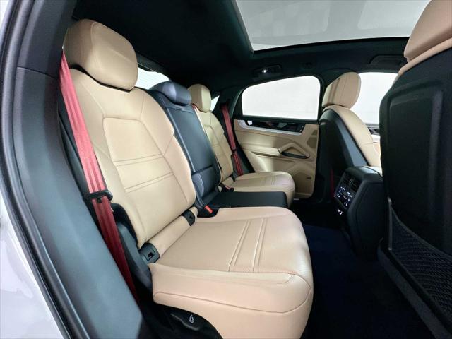 2024 Porsche Cayenne Unknown