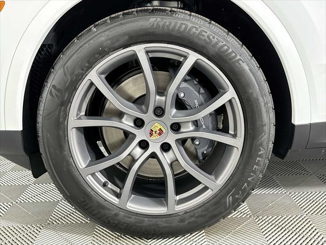 2024 Porsche Cayenne Unknown