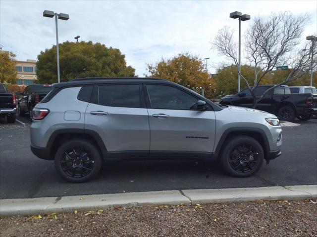 2024 Jeep Compass COMPASS LATITUDE 4X4