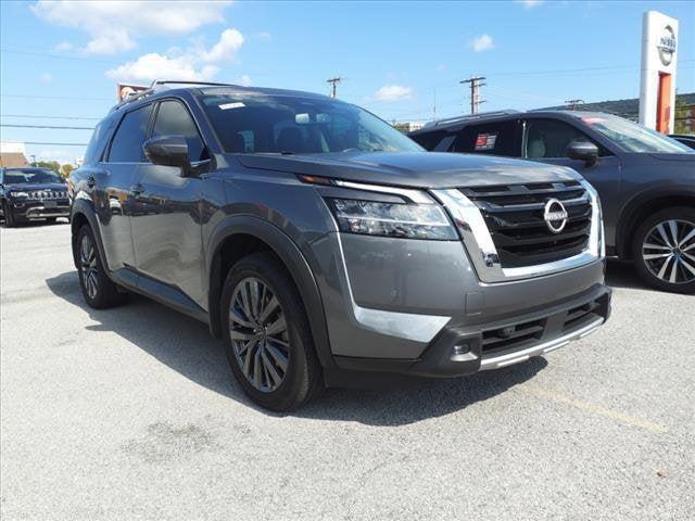 2022 Nissan Pathfinder SL 4WD