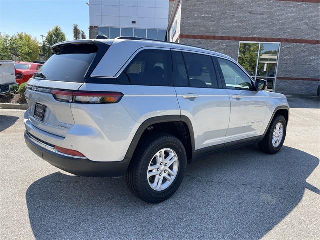 2023 Jeep Grand Cherokee GRAND CHEROKEE LAREDO 4X2