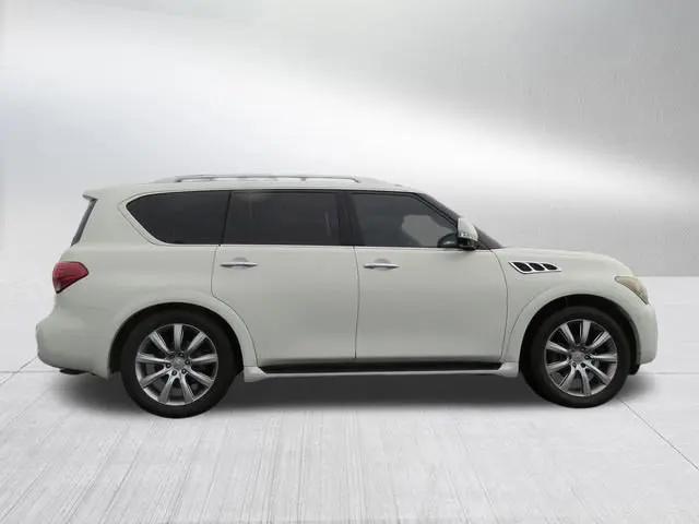 2012 INFINITI QX56 8-passenger