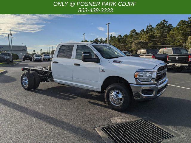 2024 RAM Ram 3500 Chassis Cab RAM 3500 TRADESMAN CREW CAB CHASSIS 4X4 60 CA