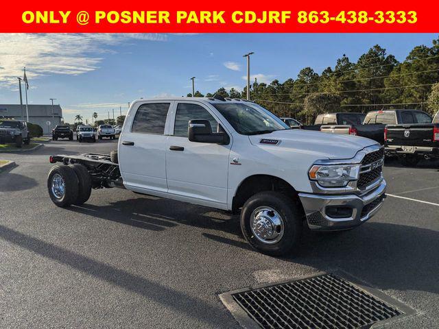 2024 RAM Ram 3500 Chassis Cab RAM 3500 TRADESMAN CREW CAB CHASSIS 4X4 60 CA