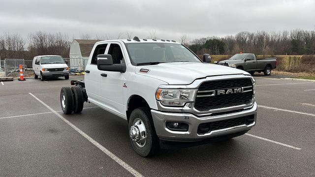 2024 RAM Ram 3500 Chassis Cab RAM 3500 TRADESMAN CREW CAB CHASSIS 4X4 60 CA