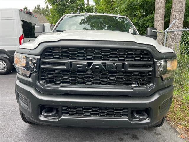 2024 RAM Ram 5500 Chassis Cab RAM 5500 TRADESMAN CHASSIS CREW CAB 4X4 60 CA