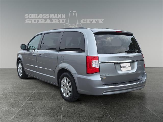 2016 Chrysler Town & Country Touring