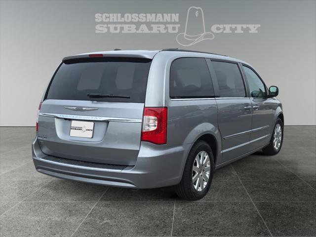 2016 Chrysler Town & Country Touring