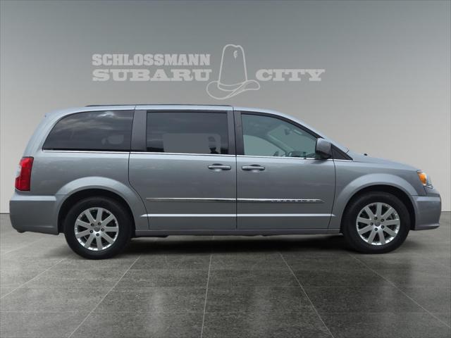 2016 Chrysler Town & Country Touring