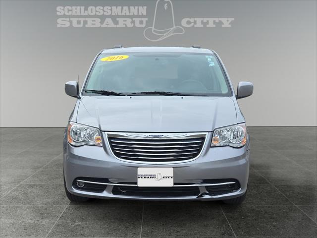 2016 Chrysler Town & Country Touring