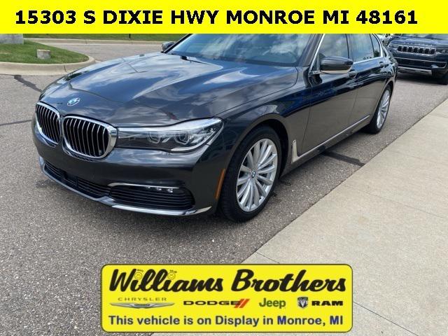 2018 BMW 740i xDrive 2018 BMW 740i xDrive