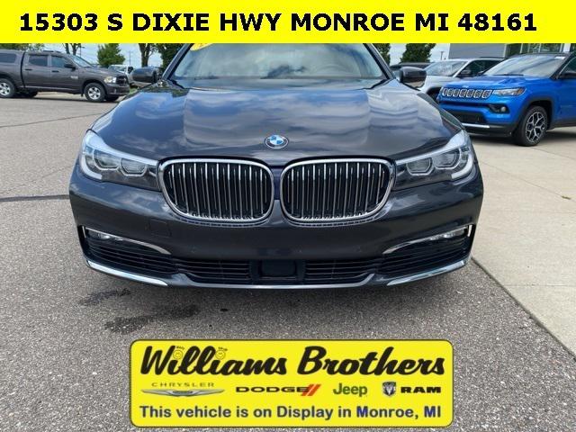 2018 BMW 740i xDrive 2018 BMW 740i xDrive