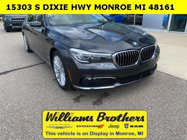 2018 BMW 740i xDrive 2018 BMW 740i xDrive